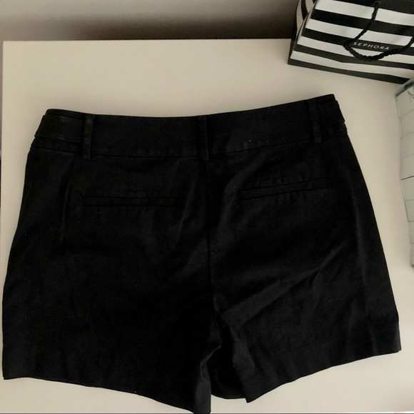 Ann Taylor shorts - 6P - Picture 2 of 2